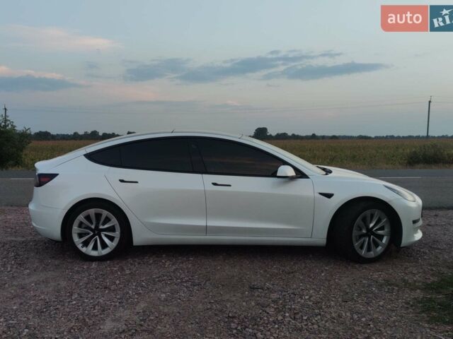 Белый Тесла Модель 3, объемом двигателя 0 л и пробегом 33 тыс. км за 27000 $, фото 10 на Automoto.ua