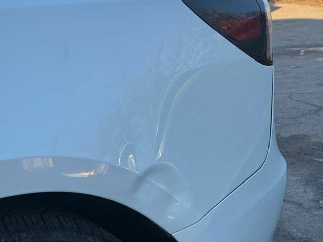 Білий Тесла Модель 3, об'ємом двигуна 0 л та пробігом 95 тис. км за 16800 $, фото 18 на Automoto.ua