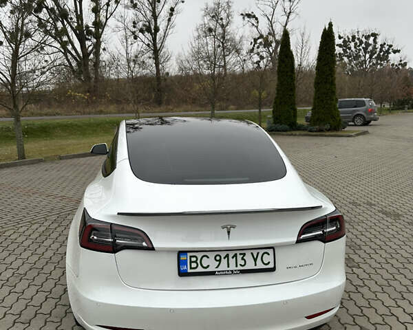 Белый Тесла Модель 3, объемом двигателя 0 л и пробегом 132 тыс. км за 21999 $, фото 9 на Automoto.ua