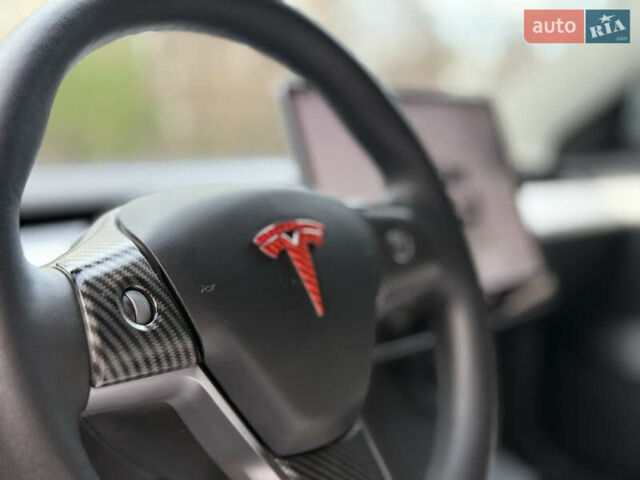 Белый Тесла Модель 3, объемом двигателя 0 л и пробегом 60 тыс. км за 22900 $, фото 23 на Automoto.ua