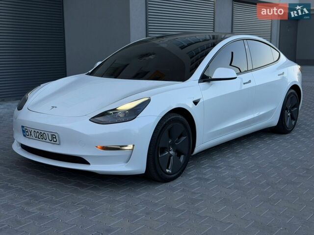 Белый Тесла Модель 3, объемом двигателя 0 л и пробегом 215 тыс. км за 19999 $, фото 21 на Automoto.ua