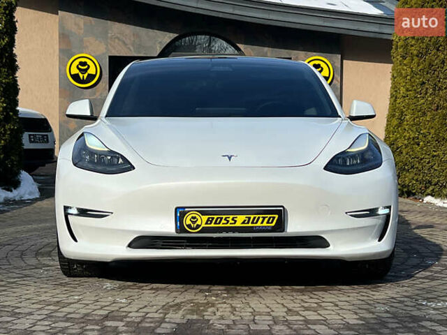 Белый Тесла Модель 3, объемом двигателя 0 л и пробегом 64 тыс. км за 20900 $, фото 1 на Automoto.ua