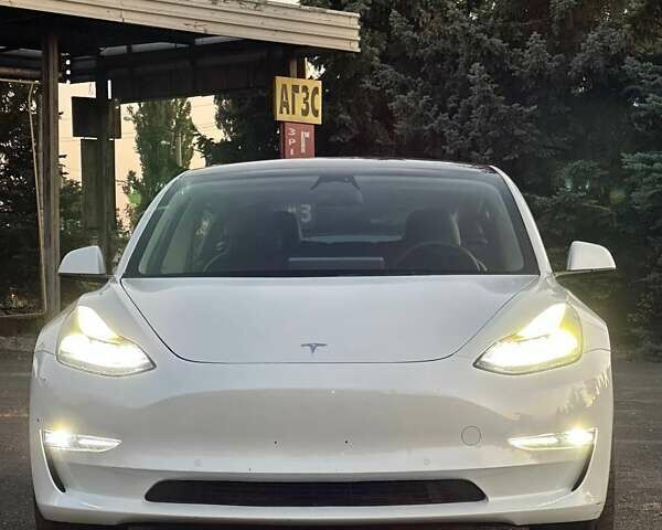 Тесла Модель 3 2022 у Кривому Розі на Automoto.ua Білий Тесла Модель 3, об'ємом двигуна 0 л та пробігом 144 тис. км за 18000 $, фото 8 на Automoto.ua