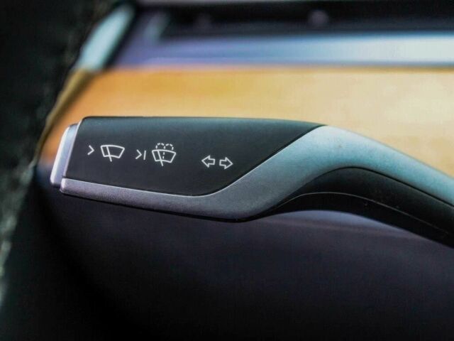 Белый Тесла Модель 3, объемом двигателя 0 л и пробегом 19 тыс. км за 10500 $, фото 12 на Automoto.ua