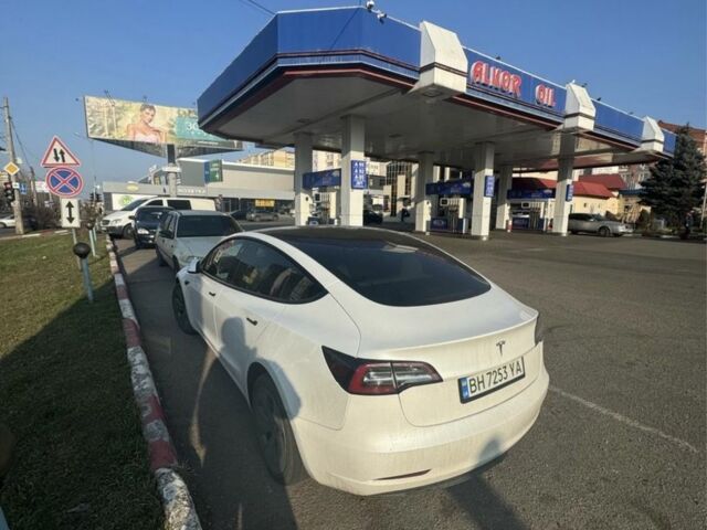 Білий Тесла Модель 3, об'ємом двигуна 0 л та пробігом 3 тис. км за 20000 $, фото 1 на Automoto.ua