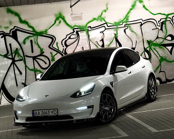 Білий Тесла Модель 3, об'ємом двигуна 0 л та пробігом 74 тис. км за 21800 $, фото 25 на Automoto.ua