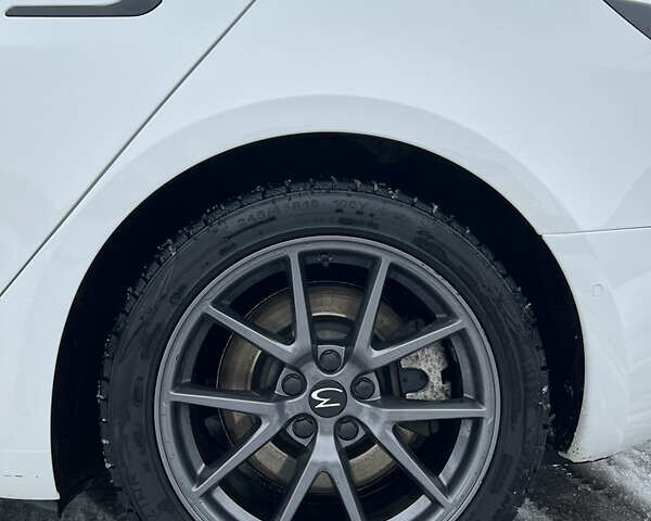 Білий Тесла Модель 3, об'ємом двигуна 0 л та пробігом 51 тис. км за 24500 $, фото 9 на Automoto.ua