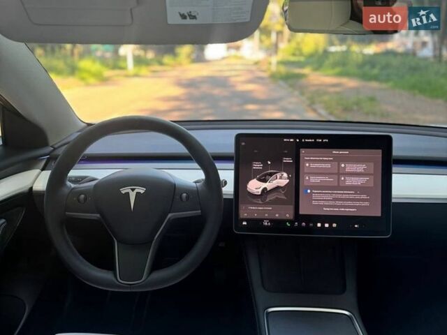 Білий Тесла Модель 3, об'ємом двигуна 0 л та пробігом 70 тис. км за 22000 $, фото 4 на Automoto.ua