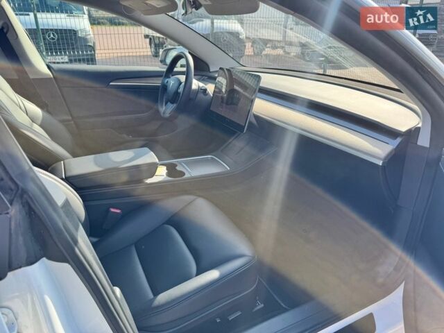 Білий Тесла Модель 3, об'ємом двигуна 0 л та пробігом 28 тис. км за 19900 $, фото 27 на Automoto.ua