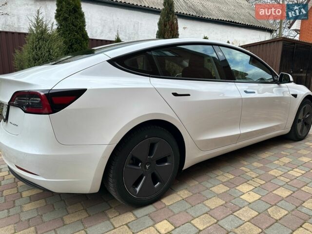 Белый Тесла Модель 3, объемом двигателя 0 л и пробегом 62 тыс. км за 22800 $, фото 4 на Automoto.ua