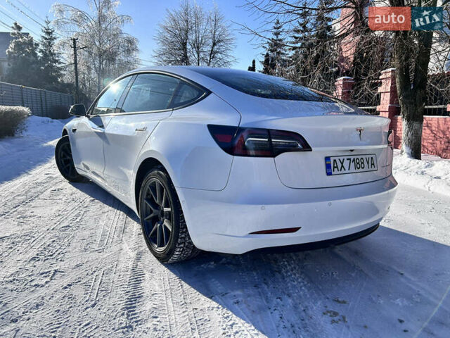 Білий Тесла Модель 3, об'ємом двигуна 0 л та пробігом 111 тис. км за 19200 $, фото 5 на Automoto.ua