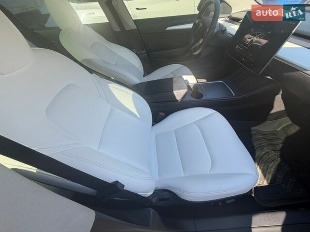 Білий Тесла Модель 3, об'ємом двигуна 0 л та пробігом 121 тис. км за 20500 $, фото 16 на Automoto.ua