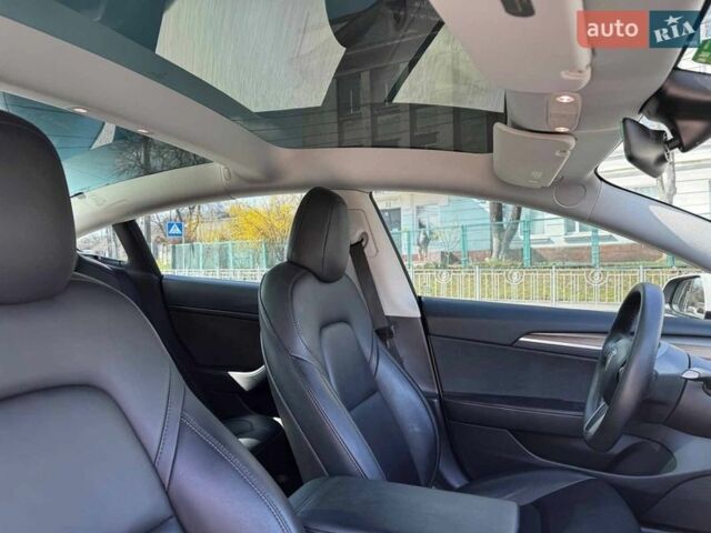 Белый Тесла Модель 3, объемом двигателя 0 л и пробегом 55 тыс. км за 22990 $, фото 36 на Automoto.ua