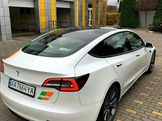 Белый Тесла Модель 3, объемом двигателя 0.44 л и пробегом 79 тыс. км за 22900 $, фото 4 на Automoto.ua