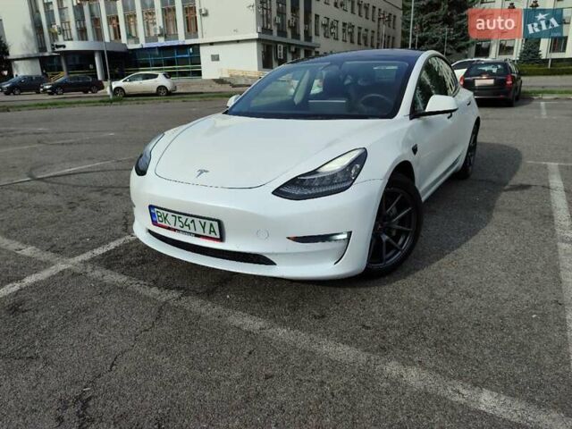Белый Тесла Модель 3, объемом двигателя 0 л и пробегом 180 тыс. км за 20200 $, фото 6 на Automoto.ua