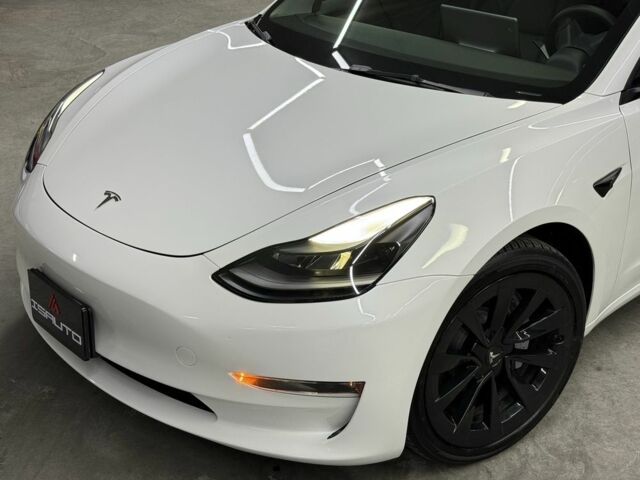 Белый Тесла Модель 3, объемом двигателя 0 л и пробегом 76 тыс. км за 22900 $, фото 5 на Automoto.ua