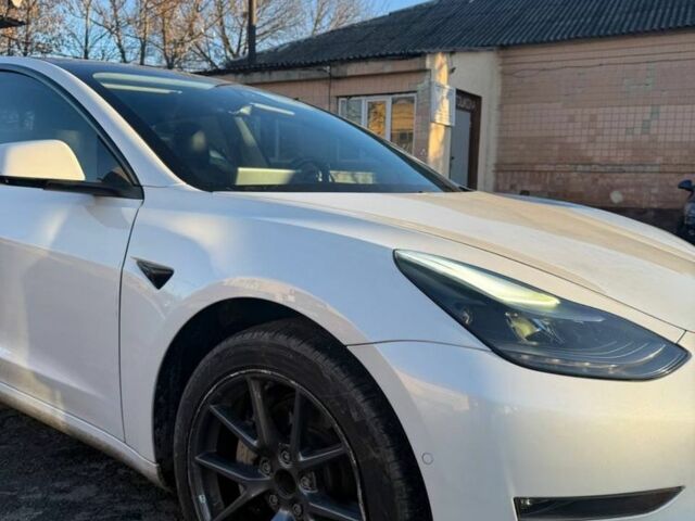 Білий Тесла Модель 3, об'ємом двигуна 0 л та пробігом 95 тис. км за 16800 $, фото 2 на Automoto.ua