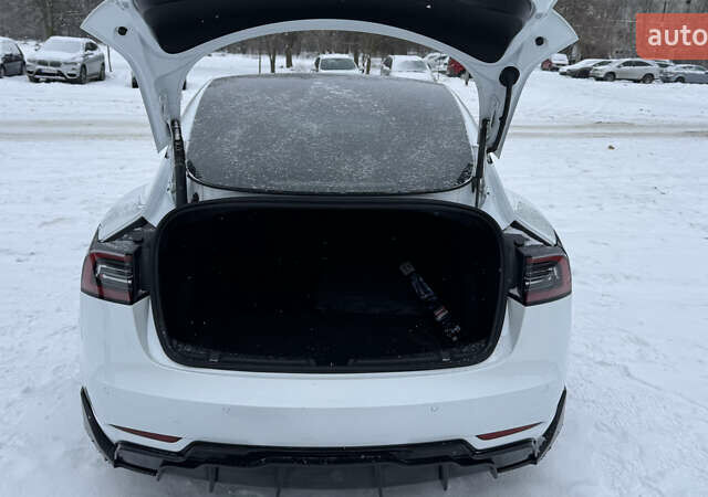 Білий Тесла Модель 3, об'ємом двигуна 0 л та пробігом 74 тис. км за 21800 $, фото 9 на Automoto.ua