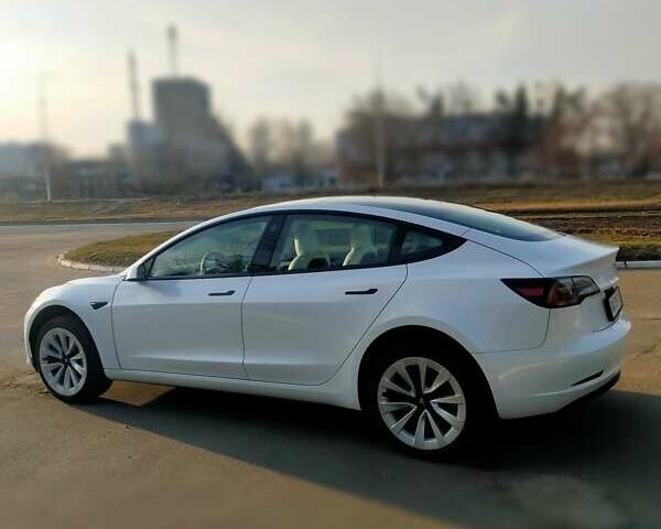 Білий Тесла Модель 3, об'ємом двигуна 0 л та пробігом 9 тис. км за 22800 $, фото 4 на Automoto.ua
