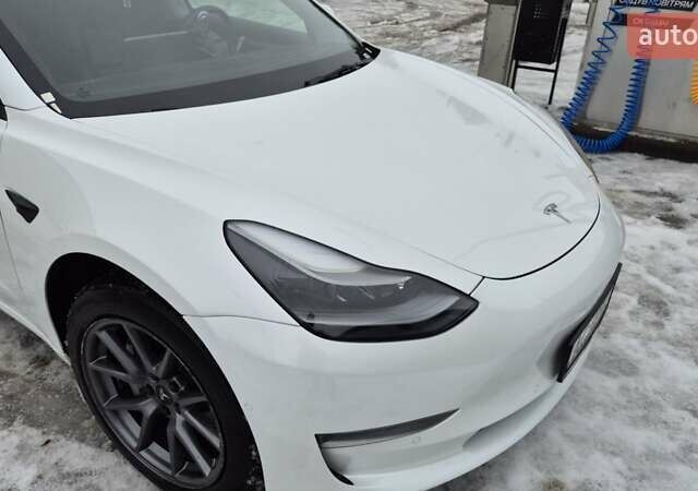Белый Тесла Модель 3, объемом двигателя 0 л и пробегом 145 тыс. км за 16800 $, фото 6 на Automoto.ua