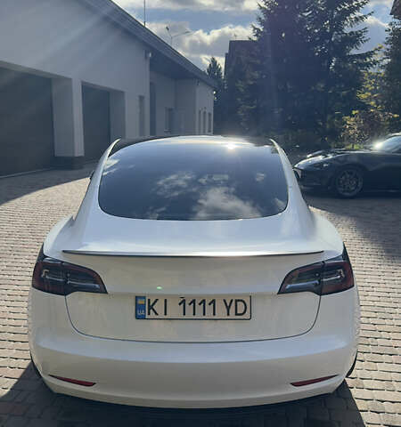 Білий Тесла Модель 3, об'ємом двигуна 0 л та пробігом 65 тис. км за 33500 $, фото 2 на Automoto.ua