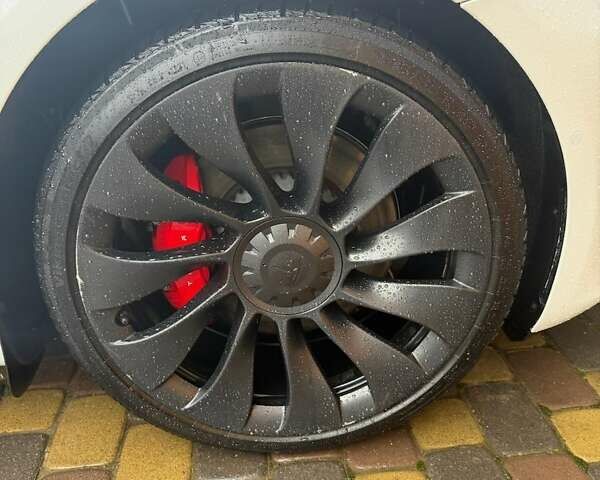 Белый Тесла Модель 3, объемом двигателя 0 л и пробегом 40 тыс. км за 25000 $, фото 7 на Automoto.ua