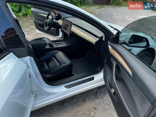 Белый Тесла Модель 3, объемом двигателя 0 л и пробегом 70 тыс. км за 21750 $, фото 11 на Automoto.ua