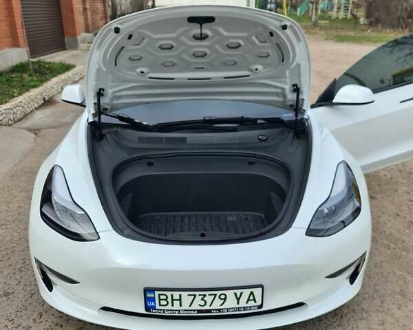Белый Тесла Модель 3, объемом двигателя 0 л и пробегом 30 тыс. км за 29900 $, фото 16 на Automoto.ua