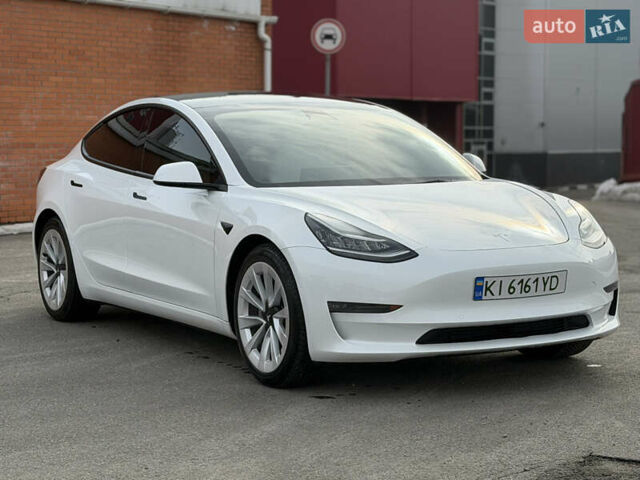 Білий Тесла Модель 3, об'ємом двигуна 0 л та пробігом 48 тис. км за 22900 $, фото 2 на Automoto.ua