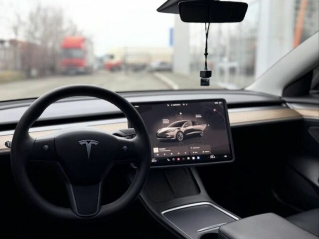 Білий Тесла Модель 3, об'ємом двигуна 0 л та пробігом 40 тис. км за 19500 $, фото 7 на Automoto.ua