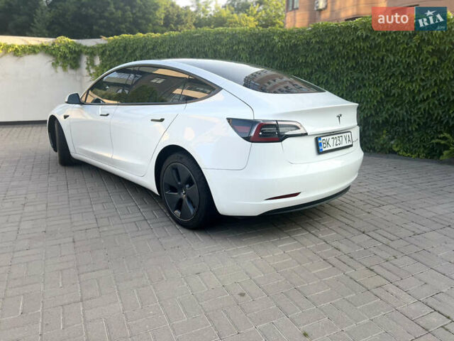 Белый Тесла Модель 3, объемом двигателя 0 л и пробегом 88 тыс. км за 21900 $, фото 5 на Automoto.ua