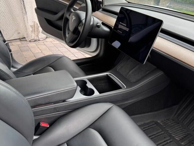 Белый Тесла Модель 3, объемом двигателя 0 л и пробегом 42 тыс. км за 13000 $, фото 11 на Automoto.ua