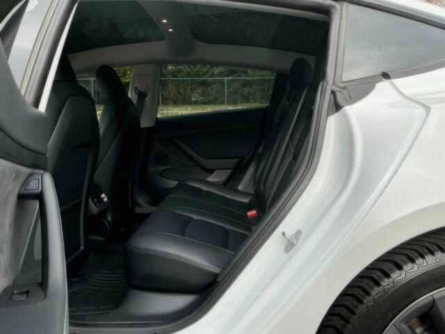 Білий Тесла Модель 3, об'ємом двигуна 0 л та пробігом 24 тис. км за 8400 $, фото 10 на Automoto.ua