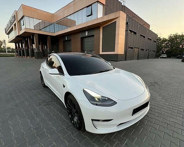 Белый Тесла Модель 3, объемом двигателя 0 л и пробегом 50 тыс. км за 18000 $, фото 6 на Automoto.ua