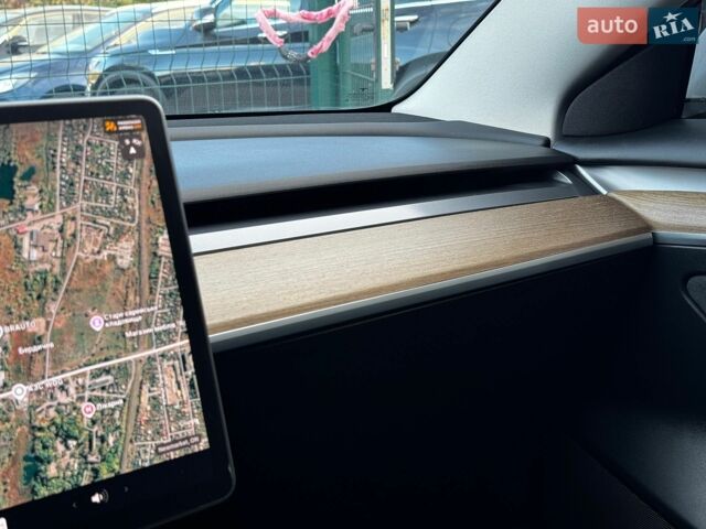 Білий Тесла Модель 3, об'ємом двигуна 0 л та пробігом 155 тис. км за 20655 $, фото 63 на Automoto.ua