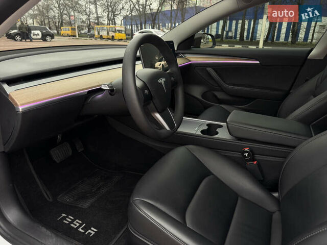 Белый Тесла Модель 3, объемом двигателя 0 л и пробегом 31 тыс. км за 20900 $, фото 17 на Automoto.ua