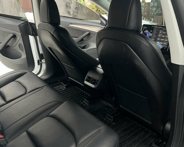 Білий Тесла Модель 3, об'ємом двигуна 0 л та пробігом 51 тис. км за 24500 $, фото 13 на Automoto.ua