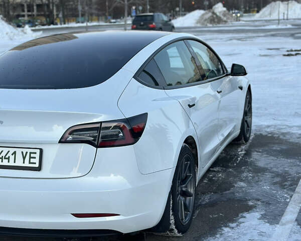 Білий Тесла Модель 3, об'ємом двигуна 0 л та пробігом 95 тис. км за 17500 $, фото 6 на Automoto.ua