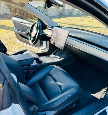 Білий Тесла Модель 3, об'ємом двигуна 0 л та пробігом 87 тис. км за 23500 $, фото 10 на Automoto.ua