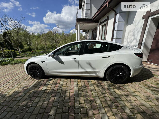 Білий Тесла Модель 3, об'ємом двигуна 0 л та пробігом 65 тис. км за 23700 $, фото 6 на Automoto.ua