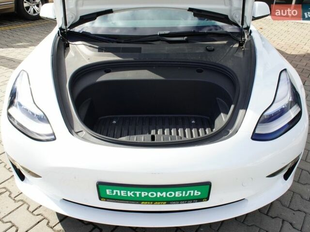 Білий Тесла Модель 3, об'ємом двигуна 0 л та пробігом 33 тис. км за 19499 $, фото 32 на Automoto.ua