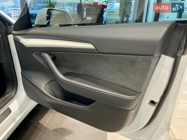 Белый Тесла Модель 3, объемом двигателя 0 л и пробегом 18 тыс. км за 28999 $, фото 35 на Automoto.ua