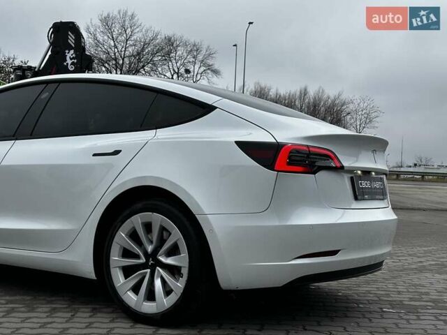 Белый Тесла Модель 3, объемом двигателя 0 л и пробегом 35 тыс. км за 24699 $, фото 10 на Automoto.ua