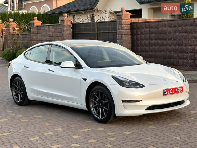 Белый Тесла Модель 3, объемом двигателя 0 л и пробегом 1 тыс. км за 37999 $, фото 3 на Automoto.ua