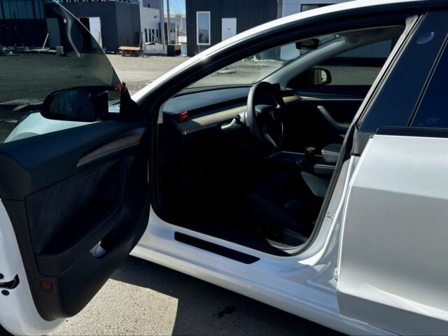 Білий Тесла Модель 3, об'ємом двигуна 0 л та пробігом 72 тис. км за 23000 $, фото 8 на Automoto.ua