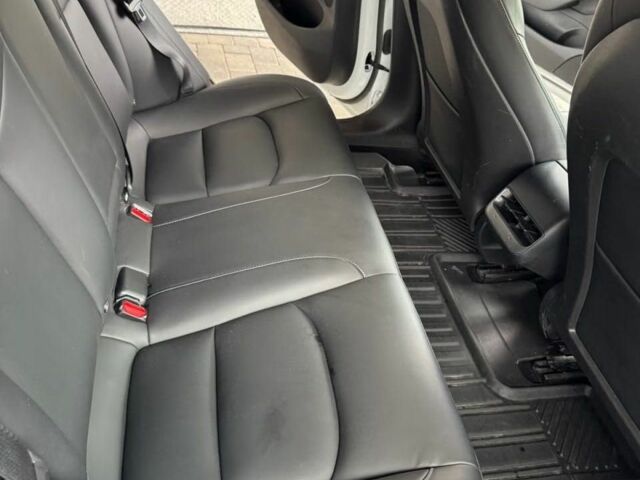 Белый Тесла Модель 3, объемом двигателя 0 л и пробегом 42 тыс. км за 13000 $, фото 13 на Automoto.ua