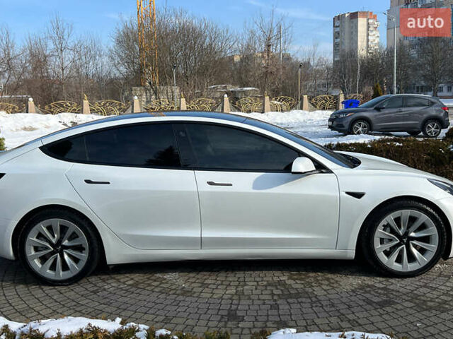 Белый Тесла Модель 3, объемом двигателя 0 л и пробегом 64 тыс. км за 20900 $, фото 7 на Automoto.ua