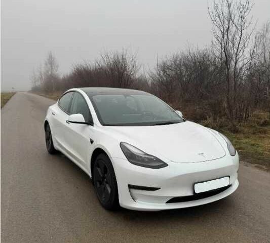 Тесла Модель 3 2022 в Киеве на Automoto.ua Белый Тесла Модель 3, объемом двигателя 0 л и пробегом 76 тыс. км за 12700 $, фото 1 на Automoto.ua