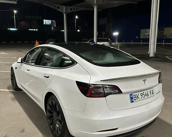 Білий Тесла Модель 3, об'ємом двигуна 0 л та пробігом 8 тис. км за 26500 $, фото 3 на Automoto.ua