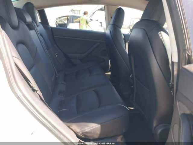 Белый Тесла Модель 3, объемом двигателя 0 л и пробегом 38 тыс. км за 10300 $, фото 10 на Automoto.ua